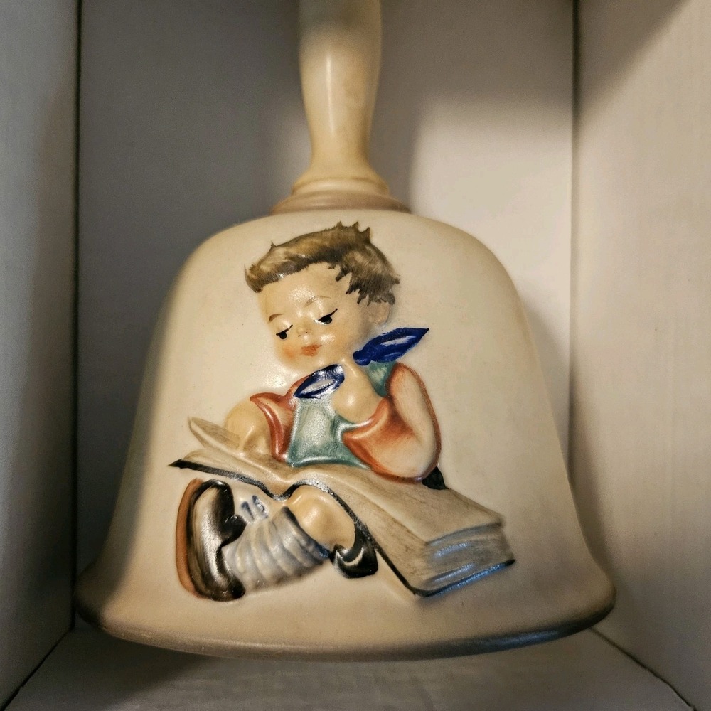 vintage MJ Hummel Goebel Annual Bell 1980 in bas-relief Third Edition